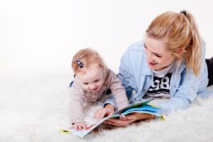 De ce este importantă lectura în dezvoltarea copiilor